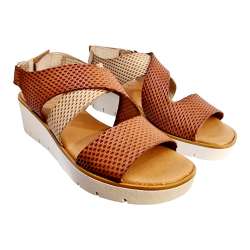 WOMEN EMBOSSED LEATHER WEDGE SANDAL WITH REAR