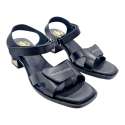 WOMEN'S SQUARE HEEL SANDAL WITHOUT BUCKLES