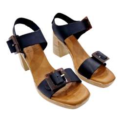 WIDE HEEL SANDAL WITH ADJUSTABLE BUCKLES