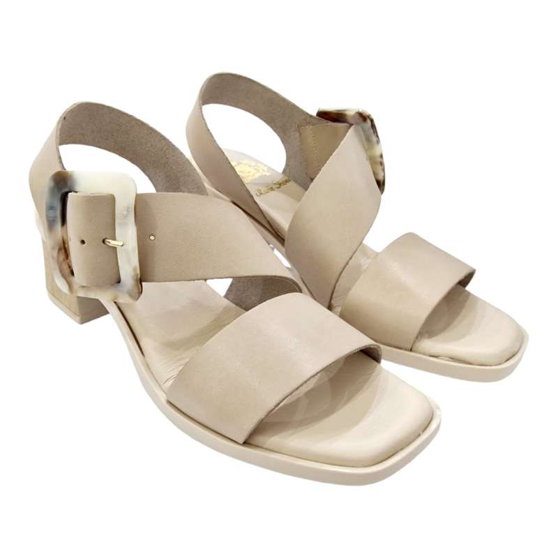 WOMEN'S HEELED SANDAL WITH DIAGONAL STRAP WITH LARGE BUCKLE