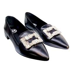 WOMEN'S SABRINA SHOES WITH STONE BROOCH