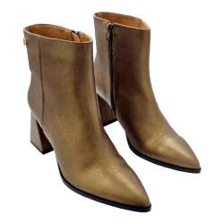 FANTASY PLAIN BOOT WITH SQUARE HEEL