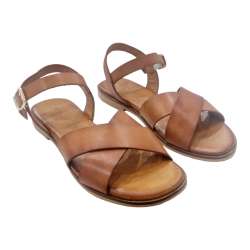 WOMEN'S FLAT SANDALS WITH CROSSED LEATHER STRAPS