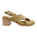 LOW HEEL SANDALS WITH CROSSED KHAKI SUEDE AND HEEL