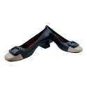 SABRINAS WOMEN LOW HEEL TWO-TONE TOE WITH BLACK CLASP