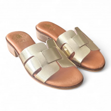 SANDALIA TAC?N BAJO PALA GRABADA MUJER PLATINO PLATINO