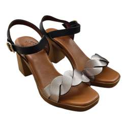 SANDALIAS TAC?N TIRA TRENZADA CON PULSERA PLOMO PLOMO