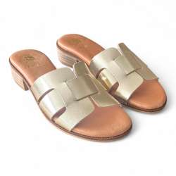 SANDALIA TAC?N BAJO PALA GRABADA MUJER PLATINO PLATINO