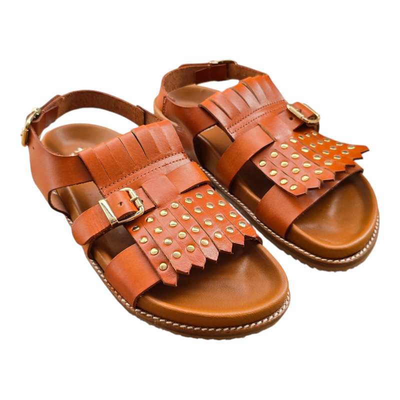 SANDALIAS BIO MUJER CON FLECOS Y TACHAS PUNTA CUADRADA CUERO CUERO